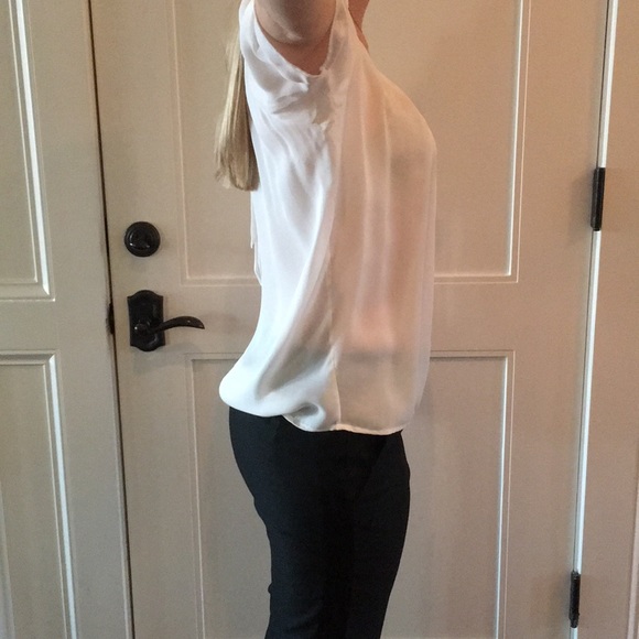 Joie cream silk top size Medium - Picture 3 of 3